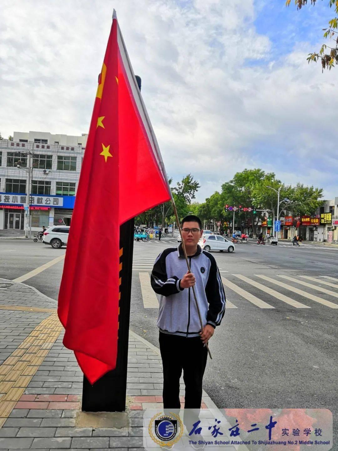 救援受困的小恐龙